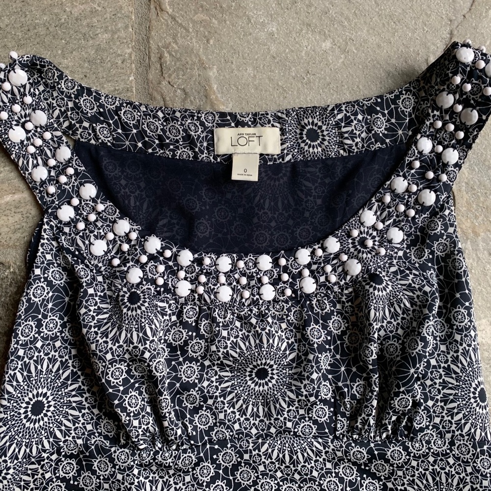 Ann Taylor LOFT sleeveless patterned blouse